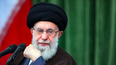 رهبر انقلاب: شعر فارسی باید پیام‌ دینی ملت ایران را منتقل کند